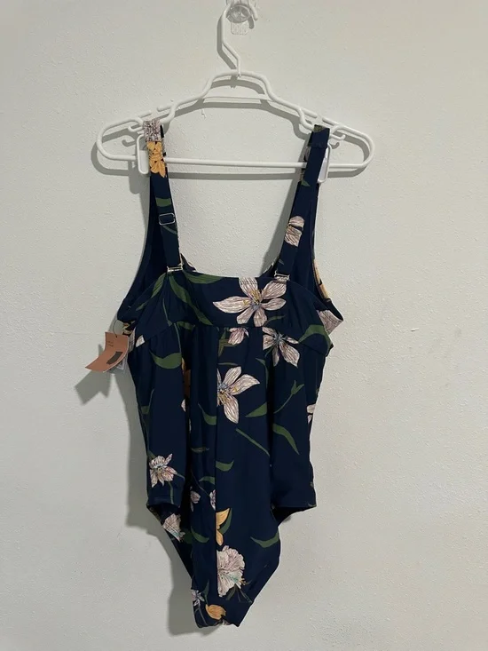 Women’s Shirred Square Neck Full Coverage Tummy Control One Piece Swimsuit - Picture 7 of 7